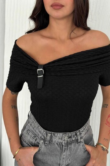 Kadın Tokalı Düşük Omuz Bluz