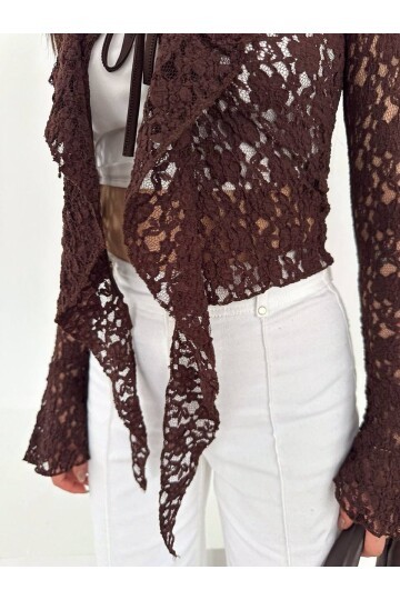 Kahverengi Dantel Bağlama Detaylı Transparan Bluz – Uzun Kollu Şık Kadın Bluz