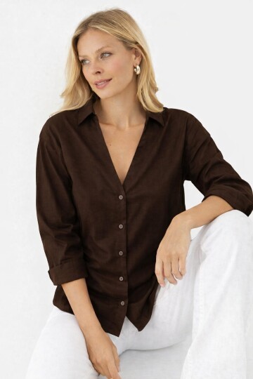Kahverengi V Yaka Düğmeli Kadın Gömlek – Rahat Kesim, Günlük & Şık Stil