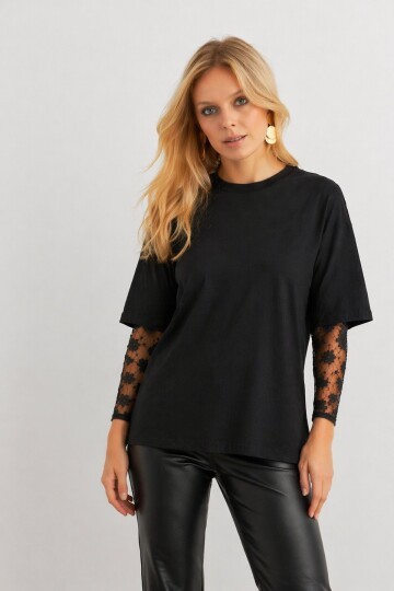 Siyah Dantel Kol Detaylı Oversize Kadın T-Shirt